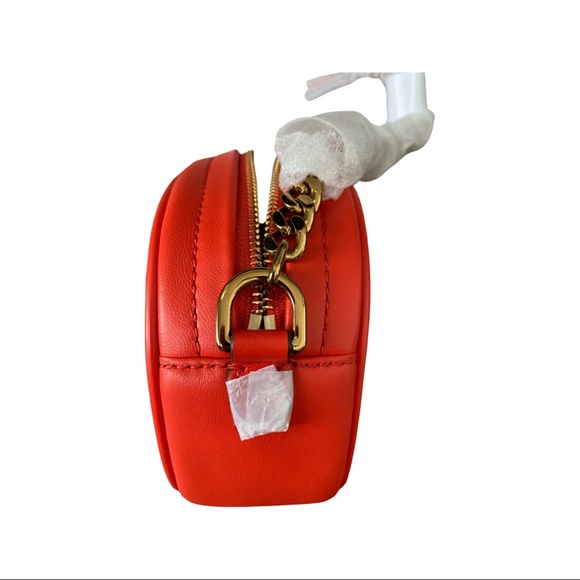 ❤️✨ Tory Burch Kira Chevron small camera bag❤️ - Picture 8 of 14